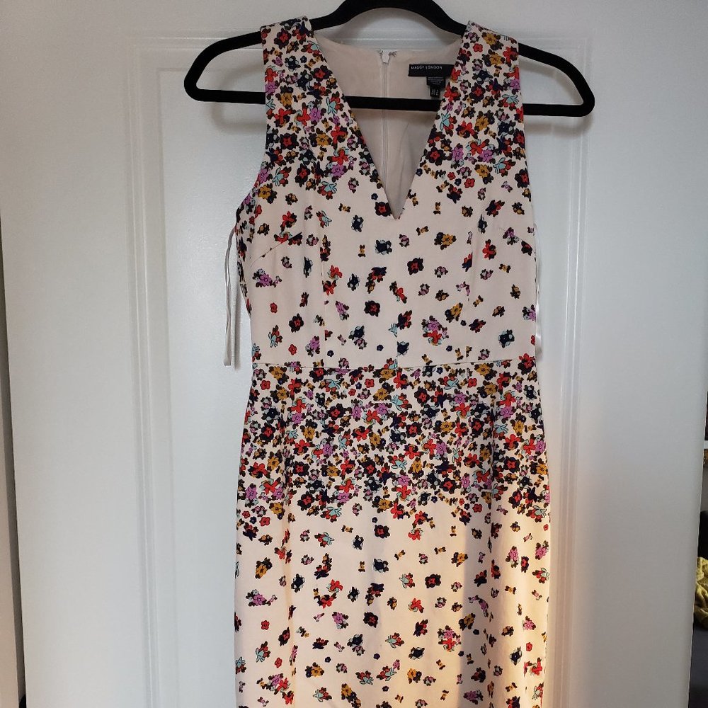 Size 4 Maggy London Fitted Floral Summer Dress